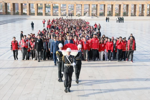 Genç Kızılay'ın Anıtkabir Ziyaretinde Duygu Dolu Anlar
