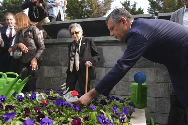 Erdal İnönü’nün Anısına Duygu Dolu Tören