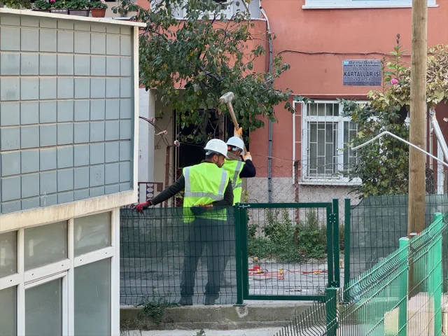 Kocaeli'de Çöken Binanın Gizemi Araştırılıyor: Bilirkişi Heyeti Çalışmalarını Sürdürüyor