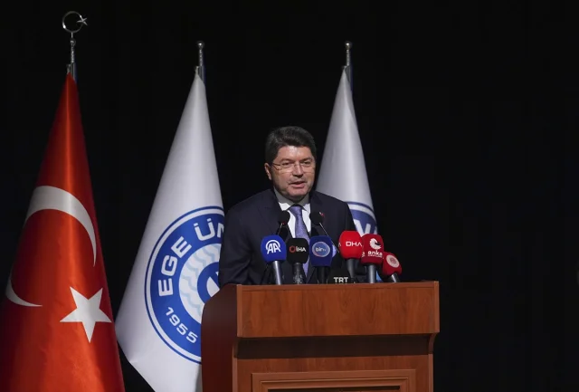Adalet Bakanı Tunç'un Ege Üniversitesi'nde Dikkat Çeken Mesajları