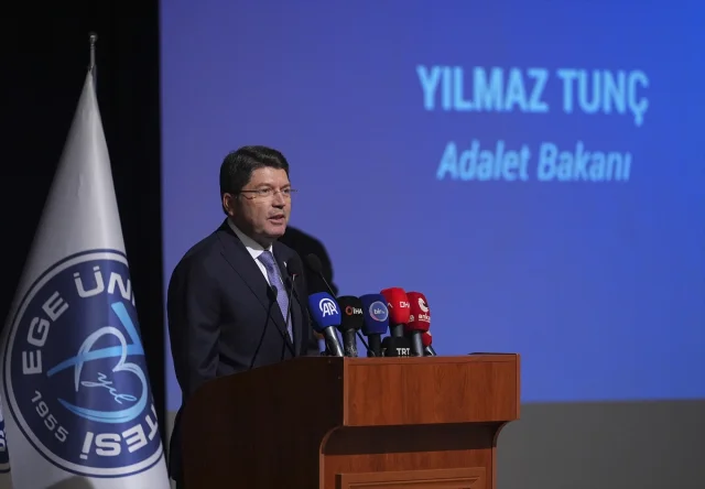 Adalet Bakanı Tunç'un Ege Üniversitesi'nde Dikkat Çeken Mesajları