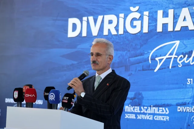 Divriği'de açılan hava kampüsü Türkiye'nin 60. havalimanı hedefine katkı sağlıyor