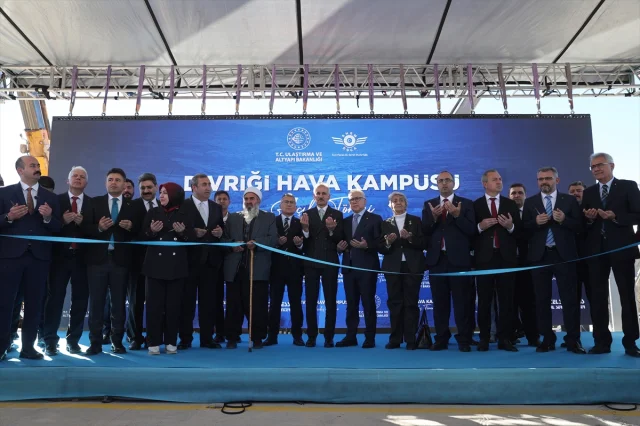 Divriği'de açılan hava kampüsü Türkiye'nin 60. havalimanı hedefine katkı sağlıyor