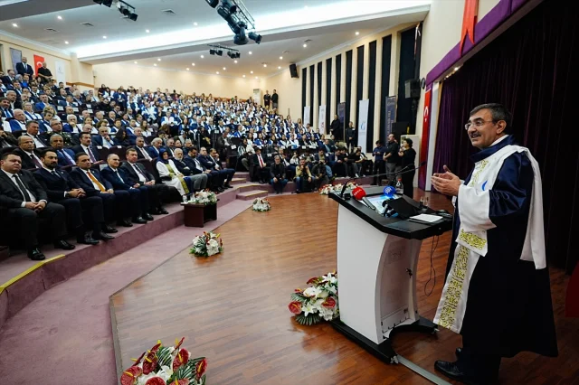 Cumhurbaşkanı Yardımcısı Cevdet Yılmaz'ın Manisa Celal Bayar Üniversitesi'ndeki Unutulmaz Anları
