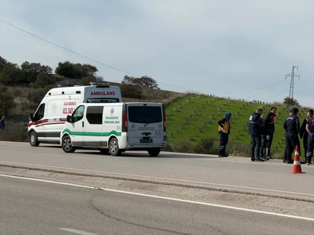 Çanakkale'de trajik kaza: Tır şarampole devrildi, sürücü kurtulamadı