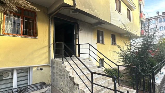Ankara'da bir apartman dairesindeki yangın mahalleyi ayağa kaldırdı