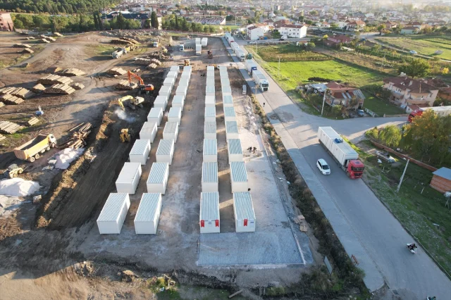 Sındırgı'da Deprem Sonrası Yaşam: Kesintisiz Konteyner Kent Kurulumu