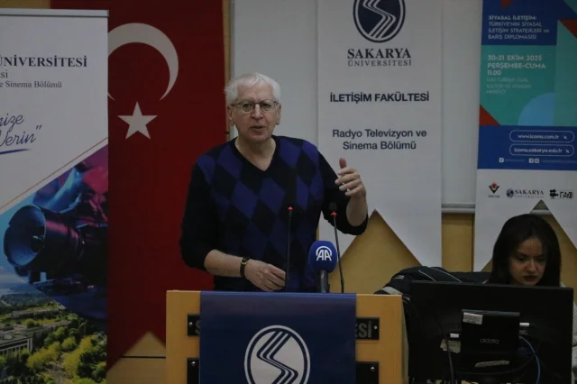 Sakarya Üniversitesi'nde dijital bağımlılık gündemi