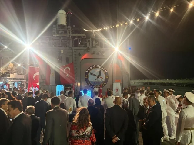 TCG Giresun Fırkateyni Mısır'da Bayram Coşkusunu Yaşattı