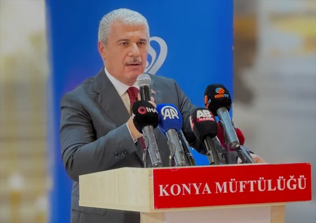 Konya'da 35 Çiftin Düğünü Göz Kamaştırdı