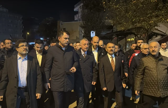 Kocaeli'de çökme tehlikesi: Bakan Murat Kurum bölgeyi inceledi
