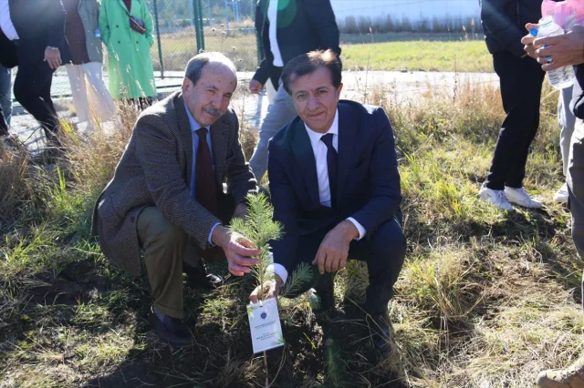 Ardahan Üniversitesi'nde Fidan Dikim Etkinliği Oksijen İçin...