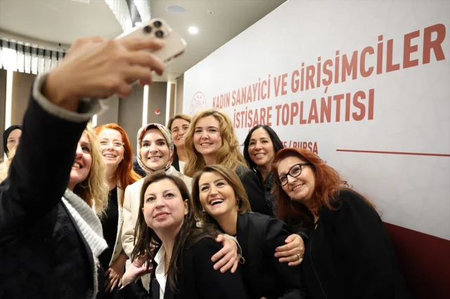 Bakan Göktaş, Bursa'da kadın girişimcilere umut sundu