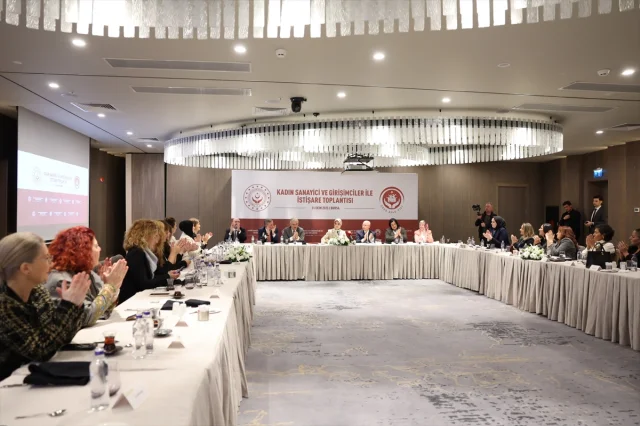 Bakan Göktaş, Bursa'da kadın girişimcilere umut sundu