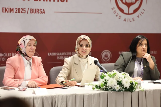 Bakan Göktaş, Bursa'da kadın girişimcilere umut sundu