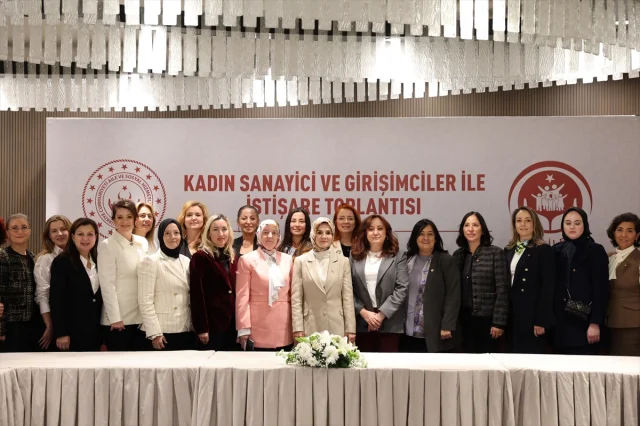 Bakan Göktaş, Bursa'da kadın girişimcilere umut sundu
