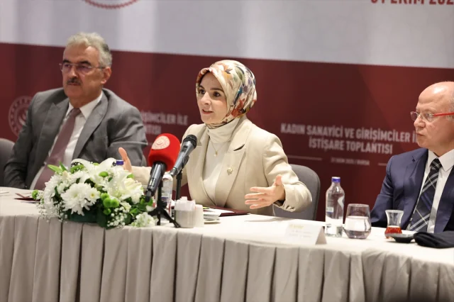 Bakan Göktaş, Bursa'da kadın girişimcilere umut sundu