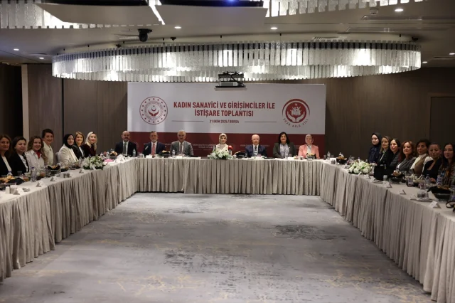 Bakan Göktaş, Bursa'da kadın girişimcilere umut sundu