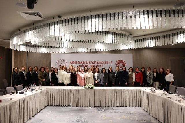 Bakan Göktaş, Bursa'da kadın girişimcilere umut sundu