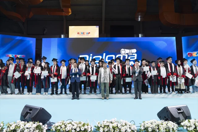 DENEYAP'ın Yeni Mezunları Geleceğin Mühendisleri Olacak