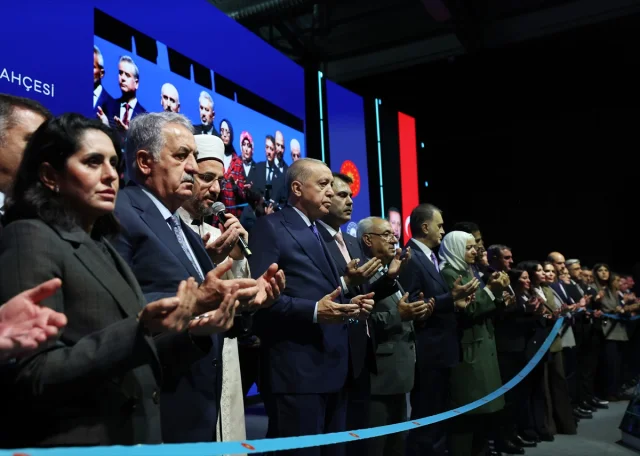 Cumhurbaşkanı Erdoğan'dan İstanbul'da Sanat Ziyareti