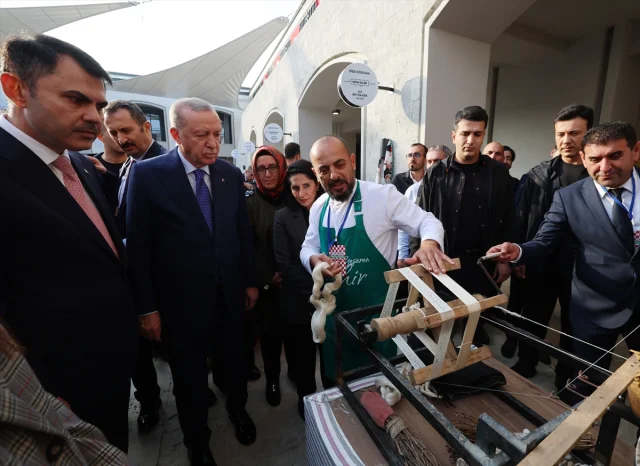 Cumhurbaşkanı Erdoğan'dan İstanbul'da Sanat Ziyareti