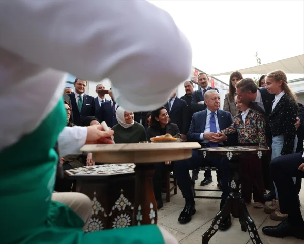 Cumhurbaşkanı Erdoğan'dan İstanbul'da Sanat Ziyareti