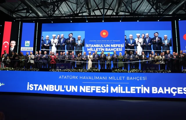 Cumhurbaşkanı Erdoğan'dan İstanbul'da Sanat Ziyareti