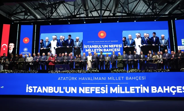 Cumhurbaşkanı Erdoğan'dan İstanbul'da Sanat Ziyareti