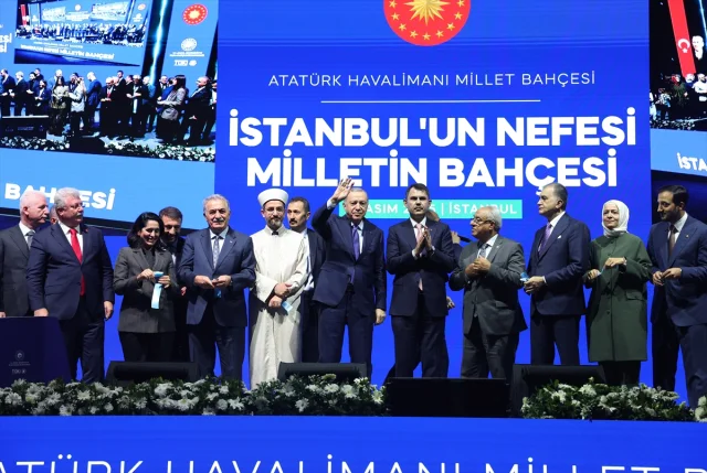Cumhurbaşkanı Erdoğan'dan İstanbul'da Sanat Ziyareti