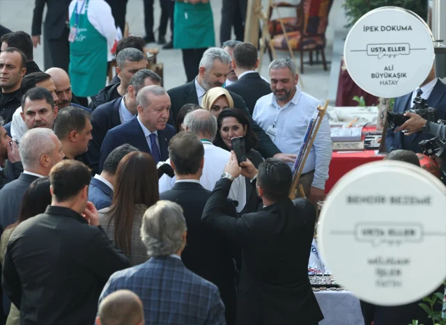 Cumhurbaşkanı Erdoğan'dan İstanbul'da Sanat Ziyareti