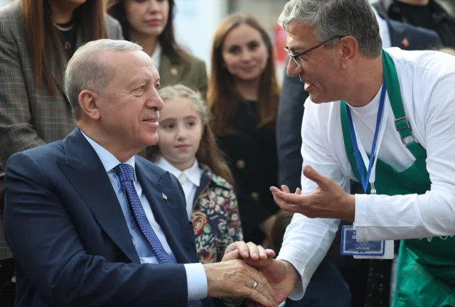 Cumhurbaşkanı Erdoğan'dan İstanbul'da Sanat Ziyareti