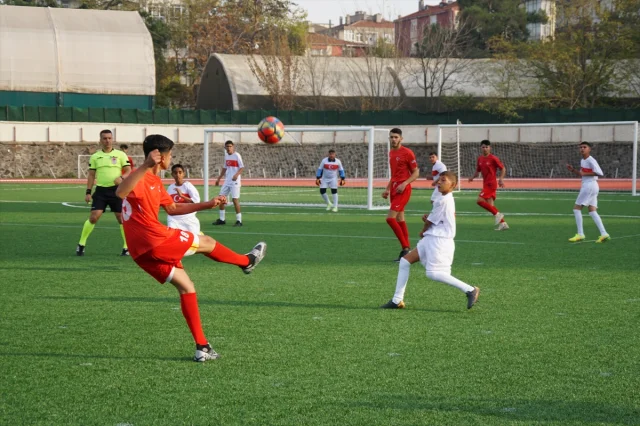 Tekirdağ'da Roman Gençler Futbolla Buluştu: Dostluk Maçı Heyecan Yarattı