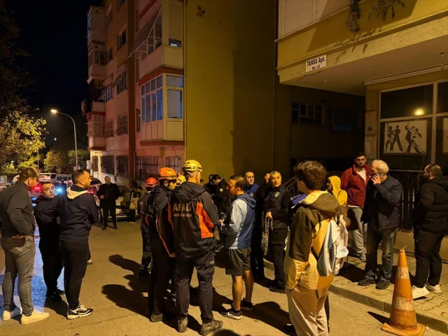 Kartal'daki Bina Tehlikesi Şok Etti: Çatlaklar Panik Yarattı
