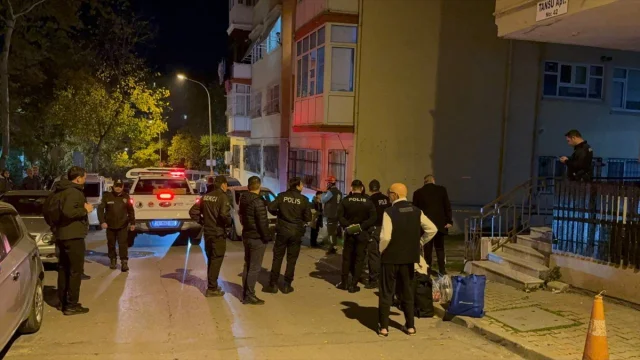Kartal'daki Bina Tehlikesi Şok Etti: Çatlaklar Panik Yarattı