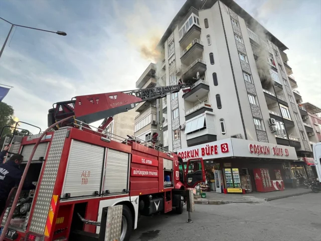 Aydın'da Yangın Paniği: Apartmanda Çıkan Yangın Korkuttu