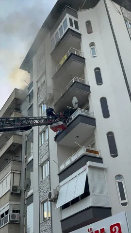 Aydın'da Yangın Paniği: Apartmanda Çıkan Yangın Korkuttu