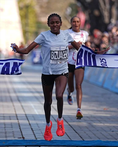 İstanbul Maratonu'nda Öne Çıkan Kadın Sporcular: Kazanan Kim Oldu?