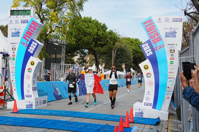 Fransa'nın Türkiye Büyükelçisi Isabelle Dumont İstanbul Maratonu'nda