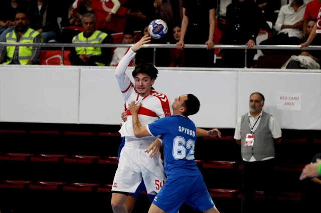 A Milli Hentbol Üçüncü Maçta Da Galip Geldi