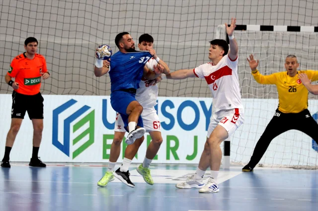 A Milli Hentbol Üçüncü Maçta Da Galip Geldi