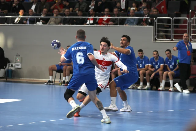 A Milli Hentbol Üçüncü Maçta Da Galip Geldi