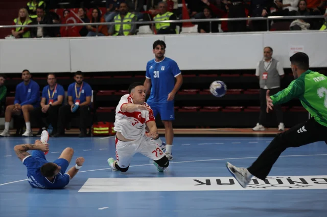 A Milli Hentbol Üçüncü Maçta Da Galip Geldi