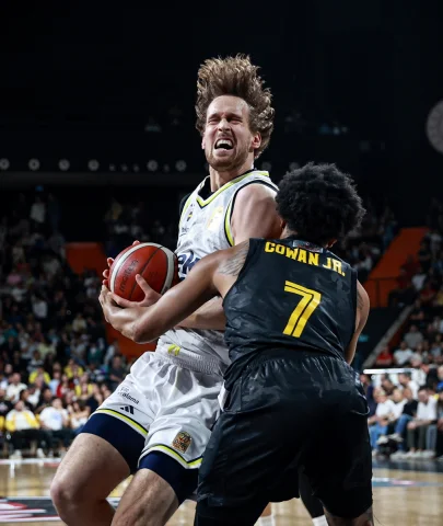 Basketbol Süper Ligi'nde Heyecan Dolu Maç: Fenerbahçe Beko Son Saniyede Galip