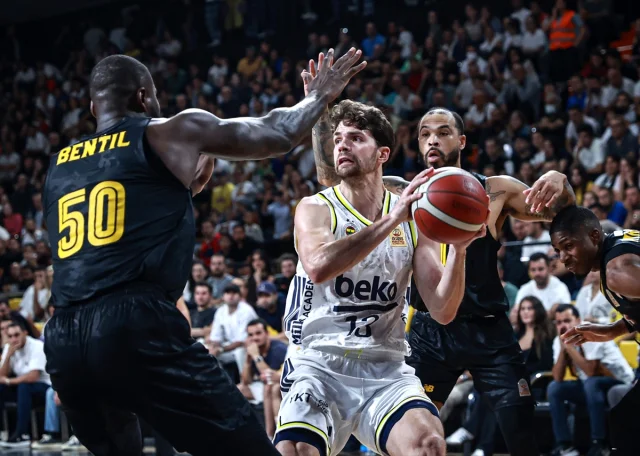 Basketbol Süper Ligi'nde Heyecan Dolu Maç: Fenerbahçe Beko Son Saniyede Galip