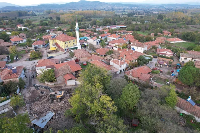 Sındırgı'daki Deprem Felaketi Sonrası Hayat Nasıl Devam Ediyor