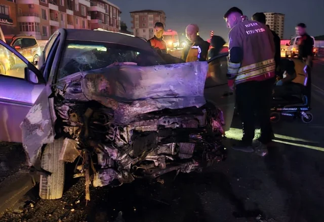Hatay'da Trafik Kazası Panik Yarattı 11 Kişi Yaralandı