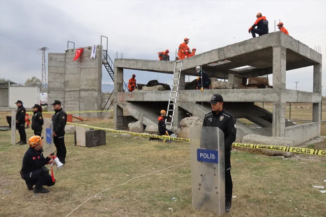 Erzincan'da Gerçekleştirilen Deprem Tatbikatı Gizli Tehlikelere İşaret Ediyor