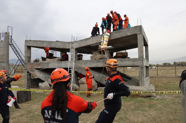 Erzincan'da Gerçekleştirilen Deprem Tatbikatı Gizli Tehlikelere İşaret Ediyor