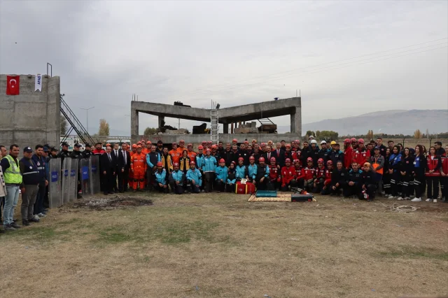 Erzincan'da Gerçekleştirilen Deprem Tatbikatı Gizli Tehlikelere İşaret Ediyor